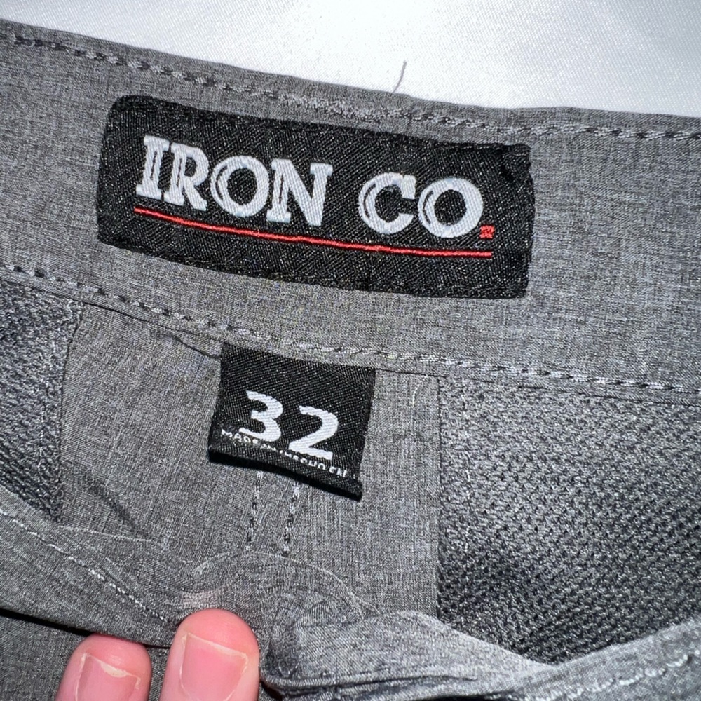Iron Co. Men's Gray Athletic Shorts